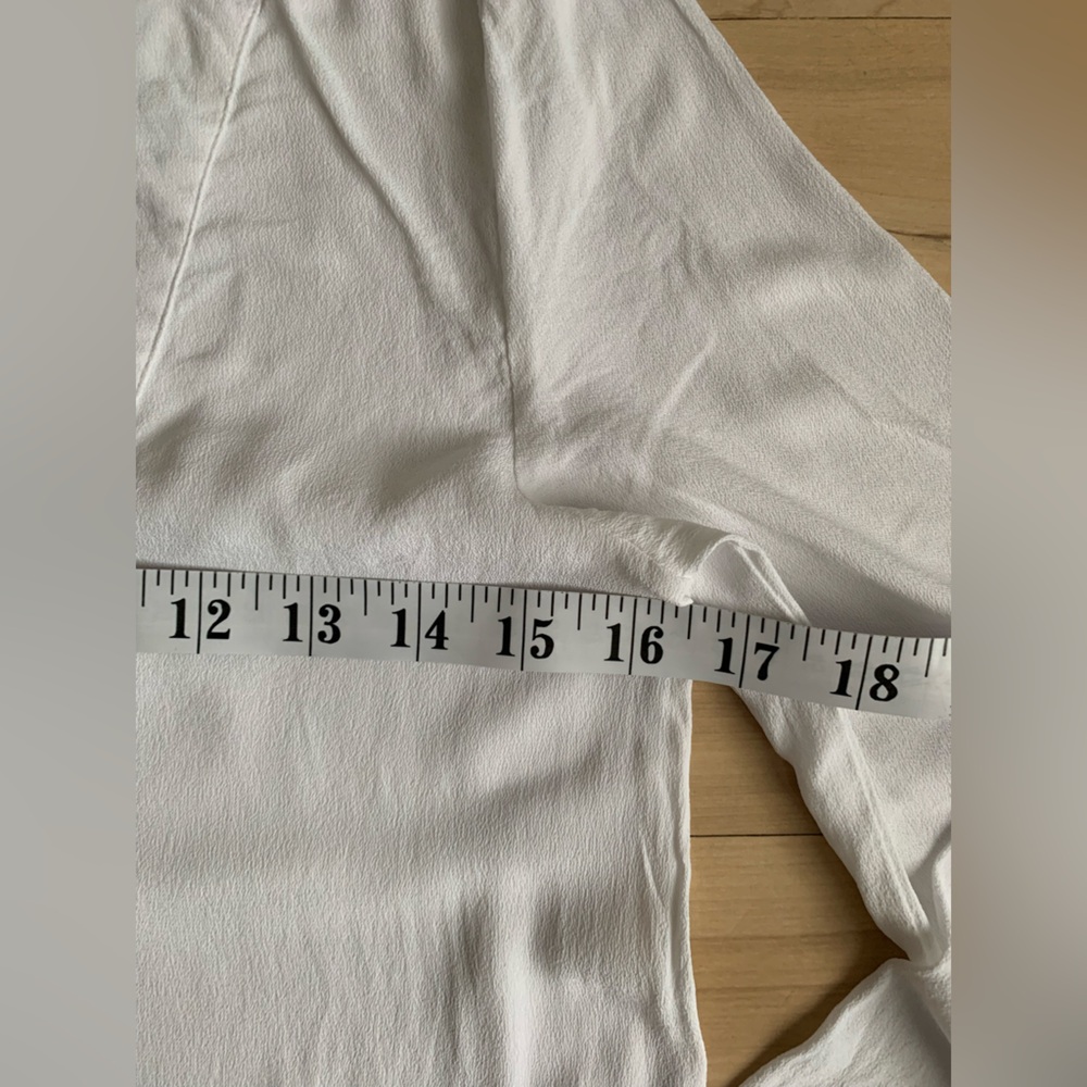 ZARA - White V-Neck Knit Top | Minimalist French Girl Style - Picture 4 of 8